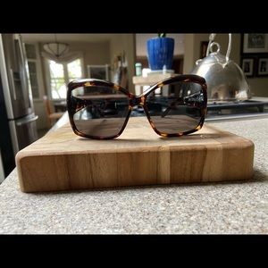 Spy Honey Sunglasses in tortoise shell